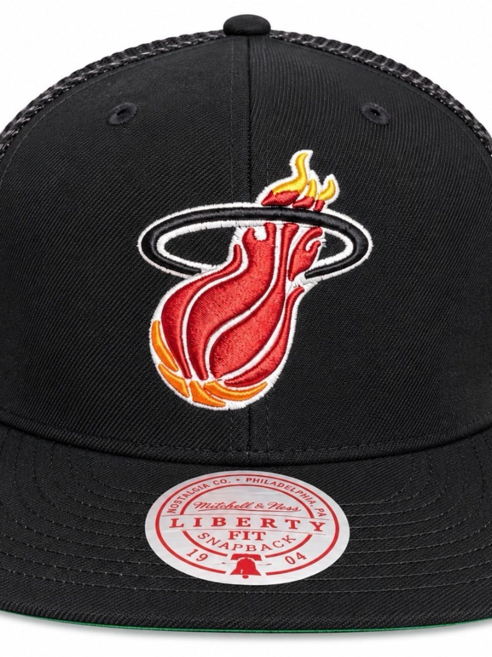 Mitchell & Ness Miami Heat Snapback Trucker Hat